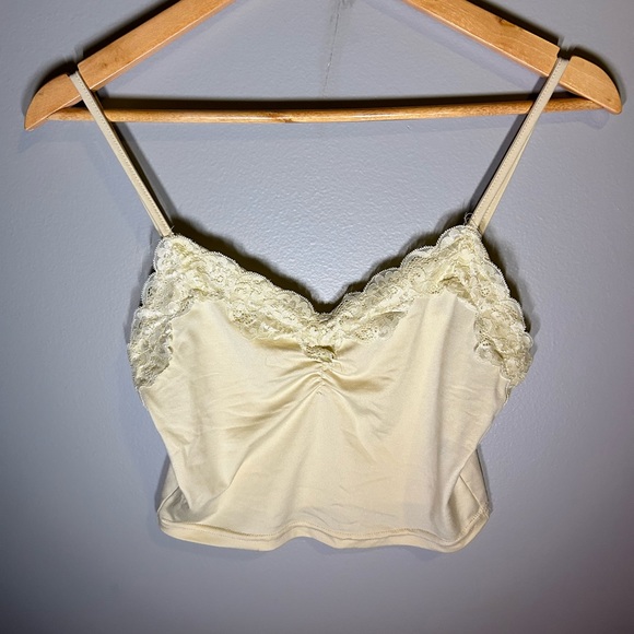 bundle of lacy tanks - Picture 3 of 4